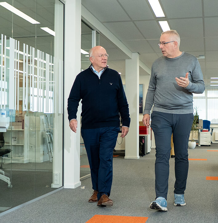 GPSR_man-walking-talking
